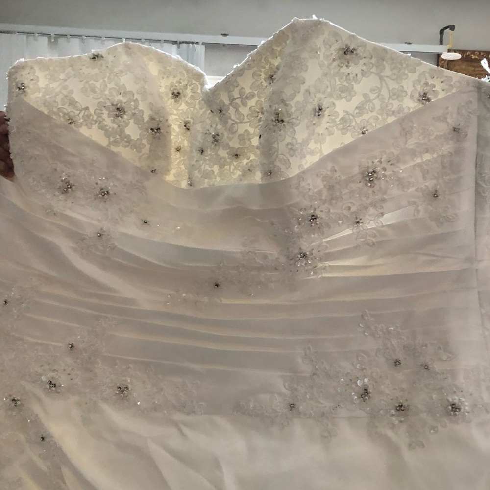 Julietta Morí Lee Wedding Dress
